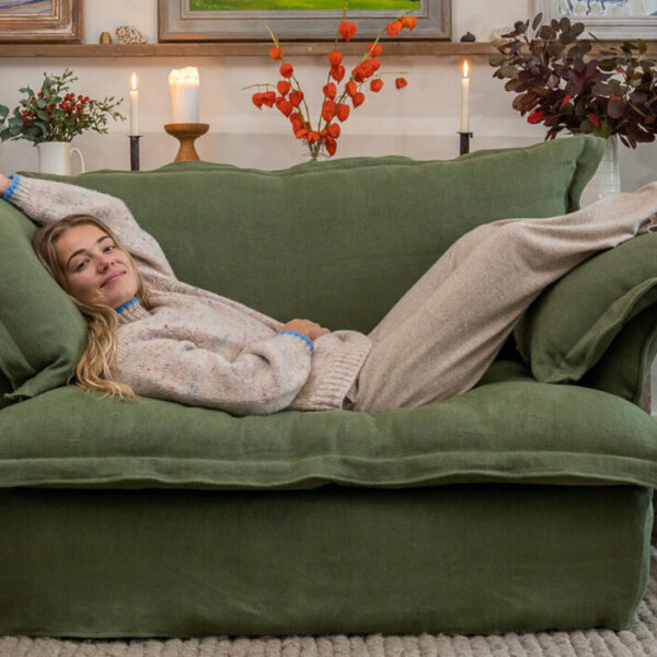 Song Love Seat